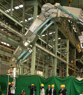 The robot arm, shown at MHI’s Kobe Shipyard & Machinery Works, measures 7.1m in length.